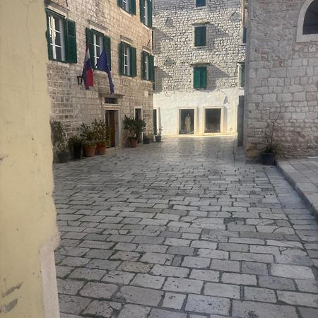 Old Town Apartment Σίμπενικ Εξωτερικό φωτογραφία
