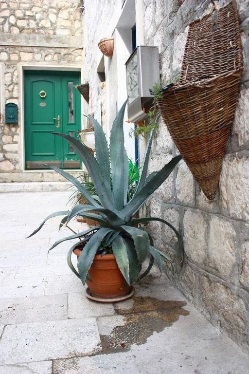 Old Town Apartment Σίμπενικ Δωμάτιο φωτογραφία